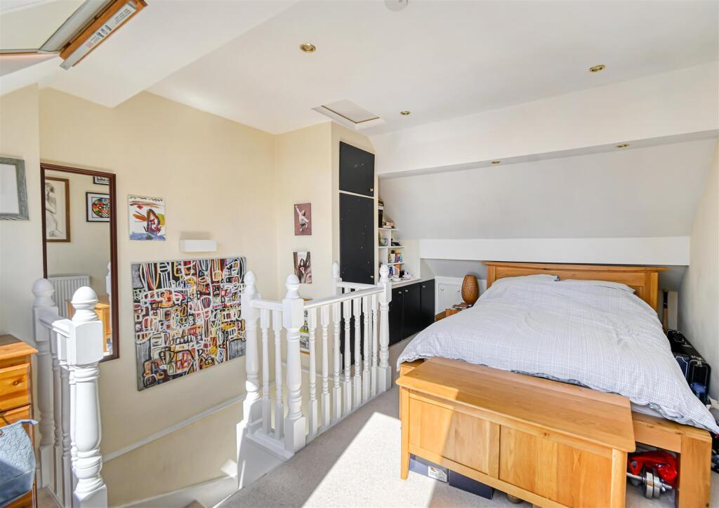 8 Cliff Road-15.jpg