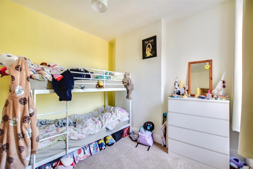 Bedroom 2_1.jpeg