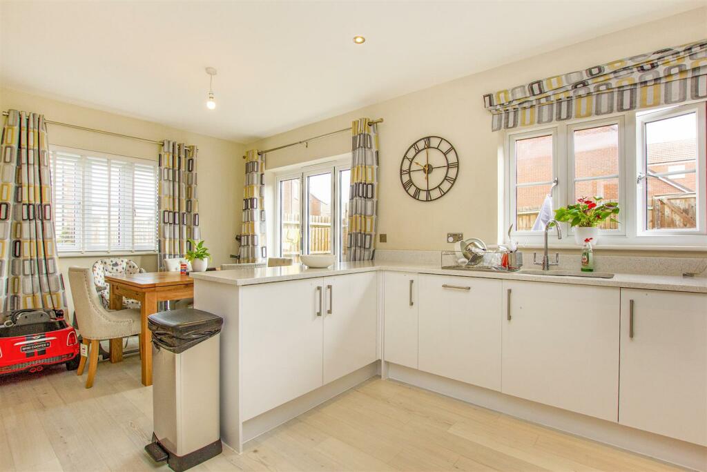 Kitchen/Dining Room