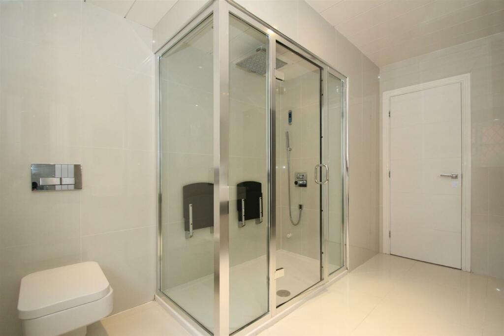 Bedroom 1 En-Suite 2