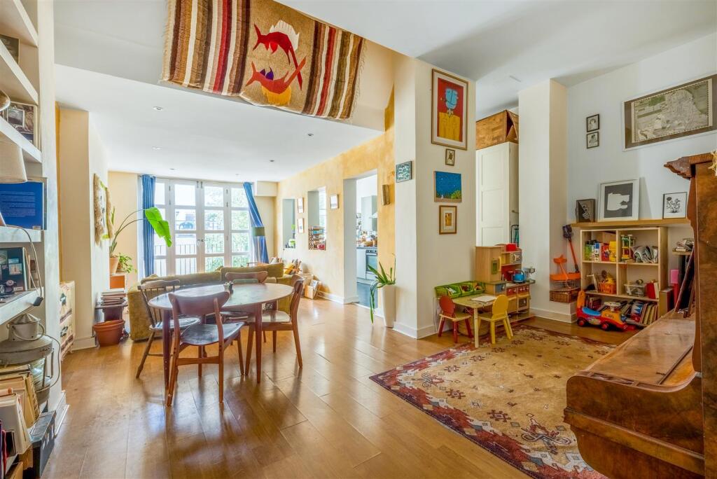 Flat 1, 3 Silwood Terrace14.jpg