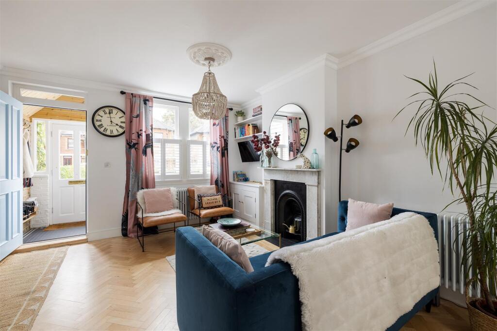 Windsor Road E7
