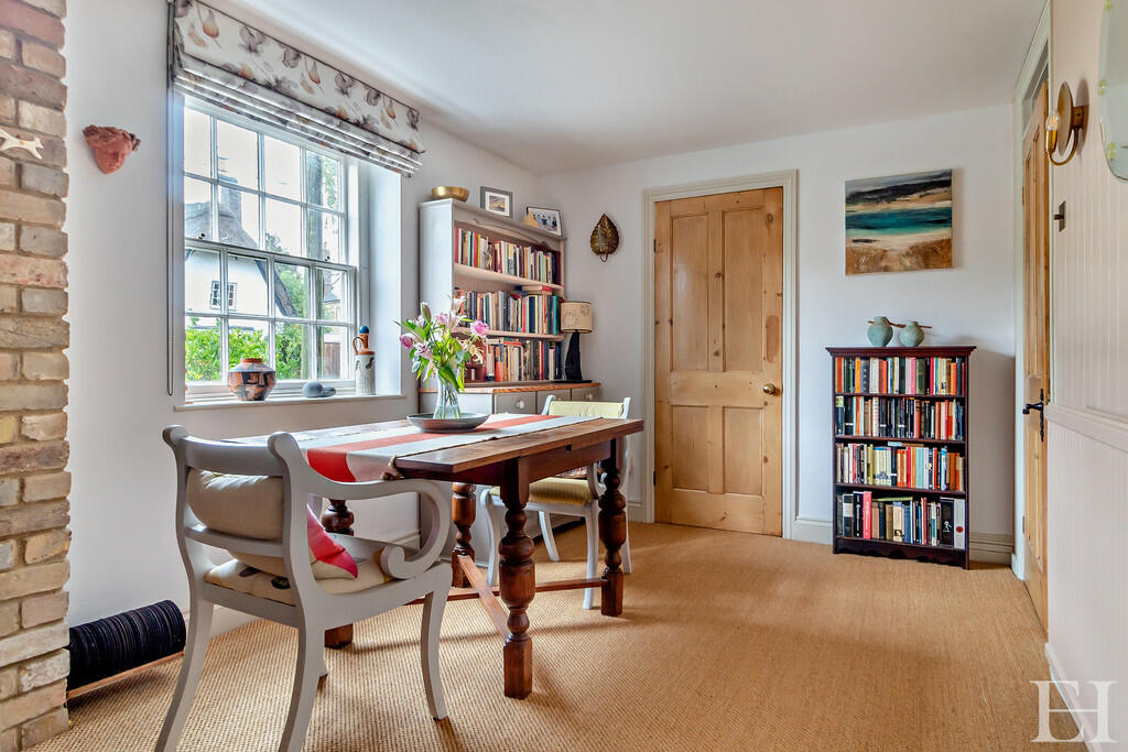 8623736-interiorW...