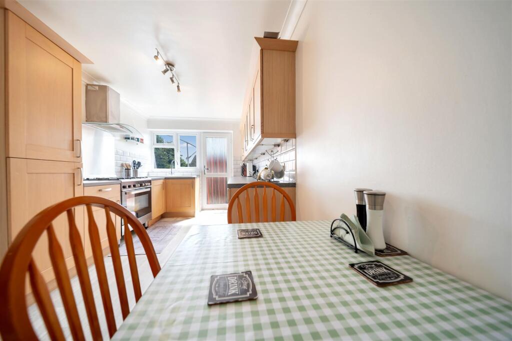 16 Dawnbrook Close-43.jpg