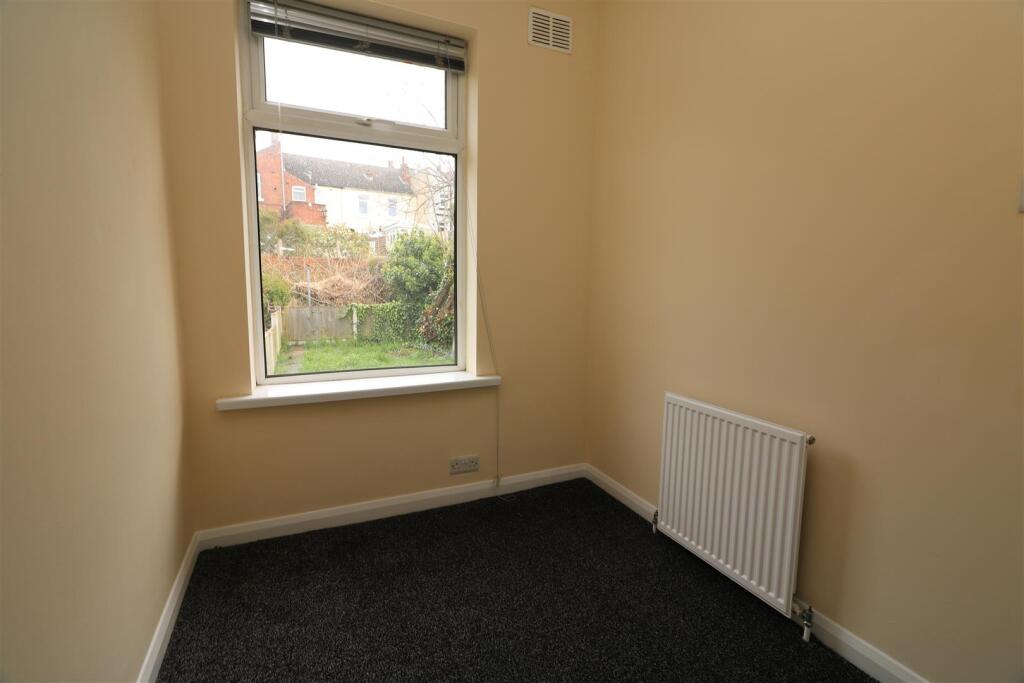 REAR BEDROOM
