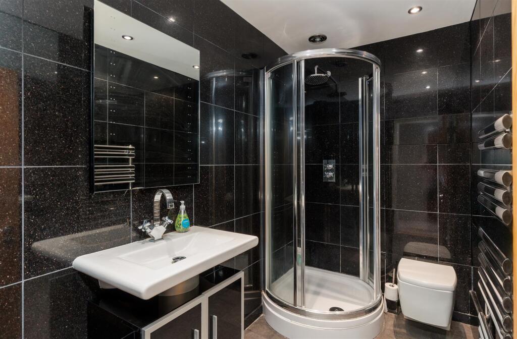 Family Shower Room