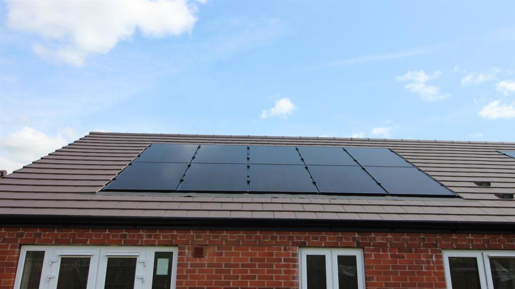 Thornbury 89 Solar Panels Slider.jpg