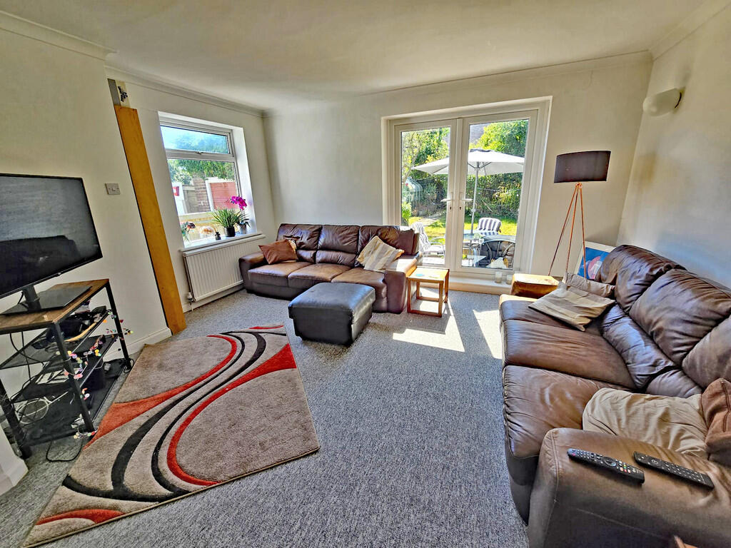 Living room (2)
