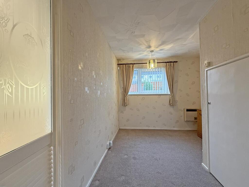 Clittaford Road 122 - Dining Area.jpg