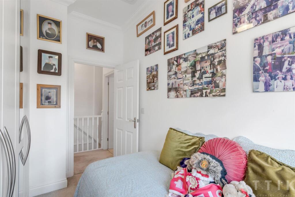 8 Blyth Mews, Halesworth, IP19 8FB (6).jpg