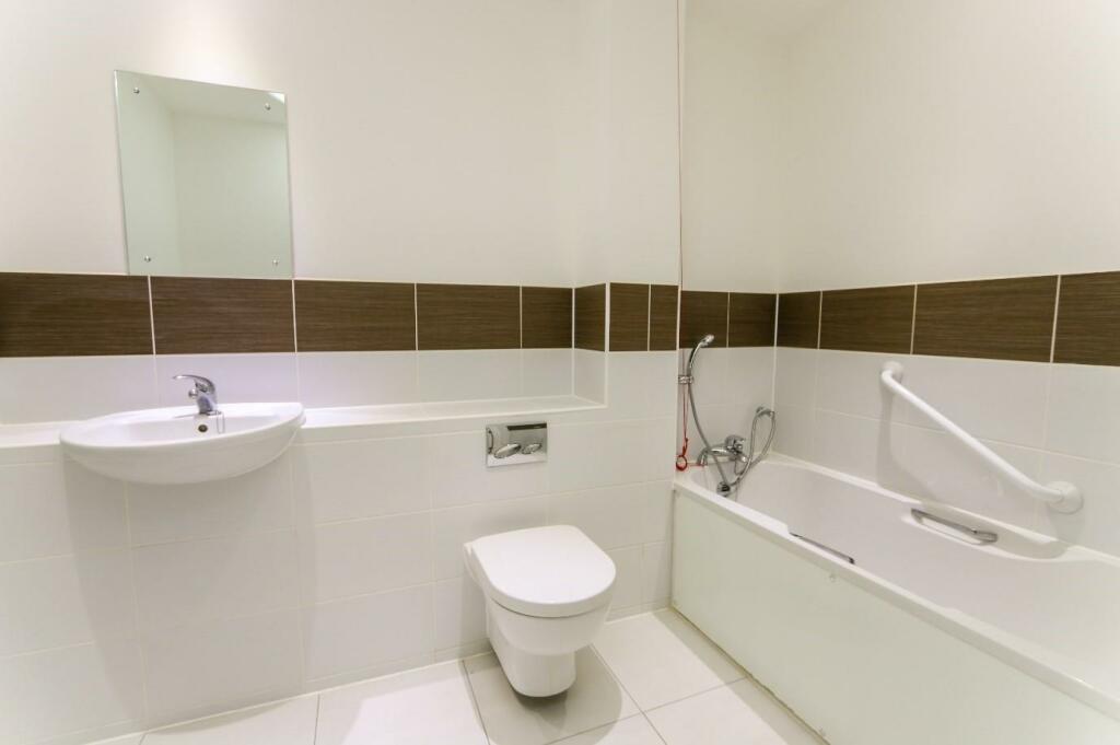 Family Bathroom.jpg