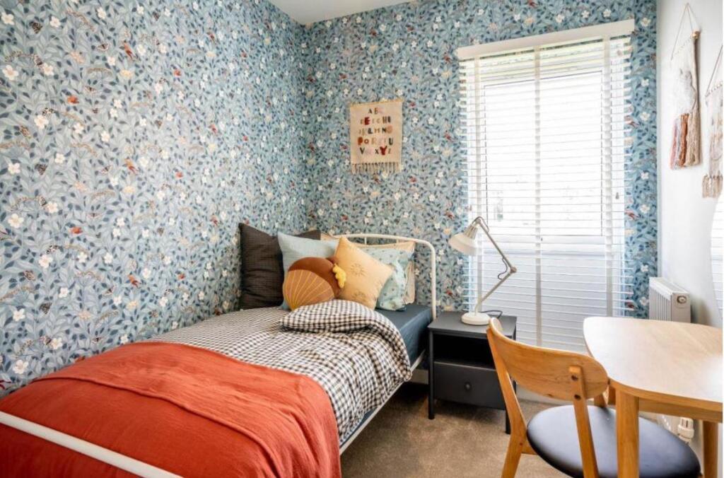 bed 3.JPG