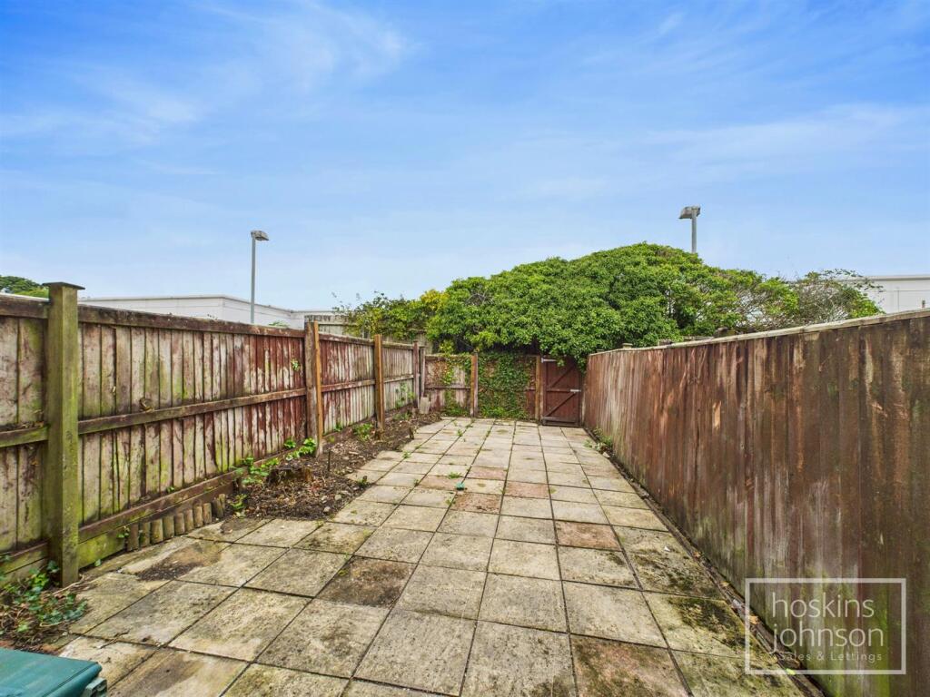 Garden &amp; Parking