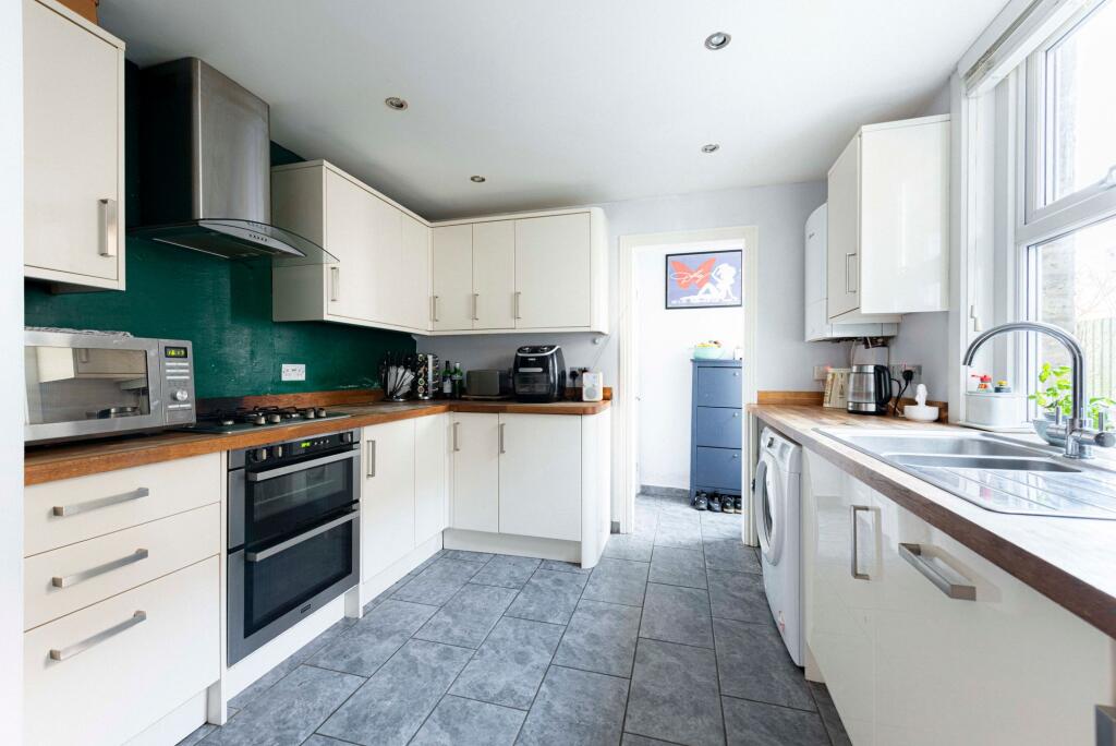 Kitchen (2)