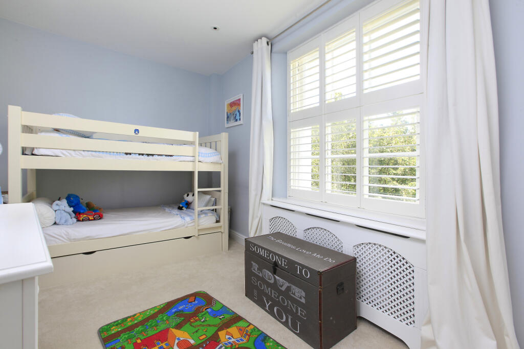 property in Crescent Grove, 
Clapham, SW4