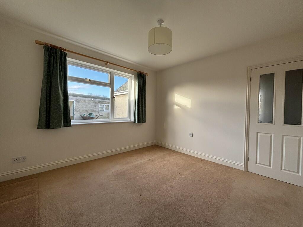 Second Bedroom (2...