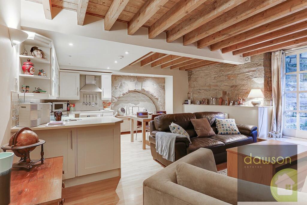 Lounge/Kitchen