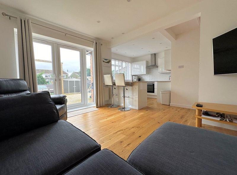 Open Plan Lounge/Kitchen