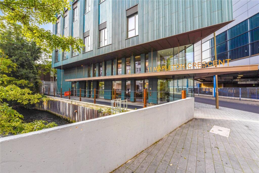 Entrance River Wandl