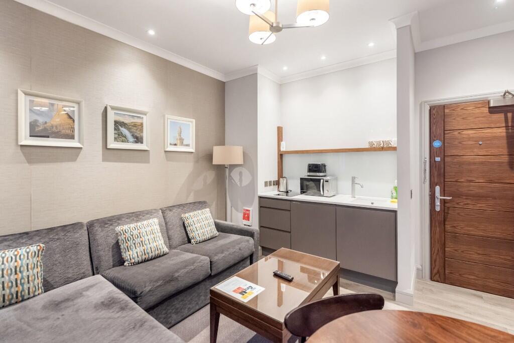 Lounge/kitchenette