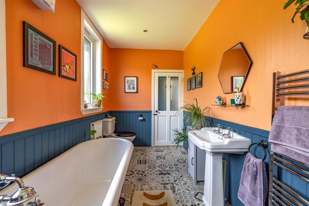 42 Glendinning Terrace Galashiels 16.jpg