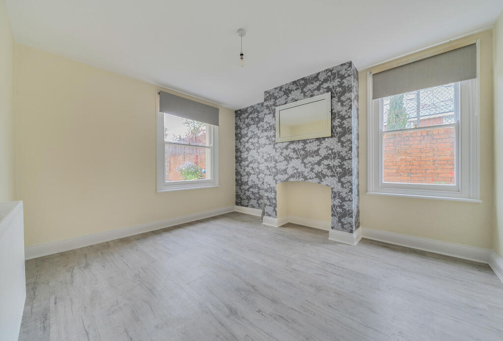 1358199-7-68e7973...