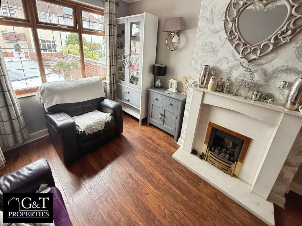 FRONT RECEPTION ROOM 