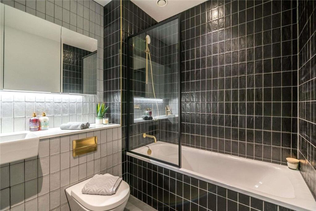 IMAGES OF SHOW FLAT