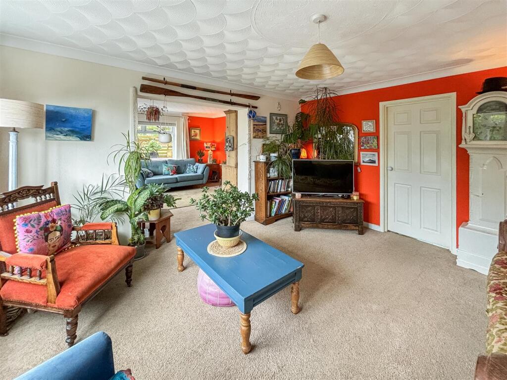 Sitting Area.jpg