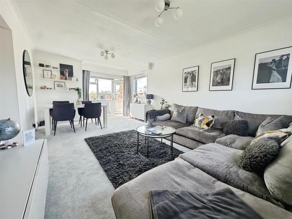 31e46792--40D9-A104-93D3CA613477-36958-00000CC4CA6