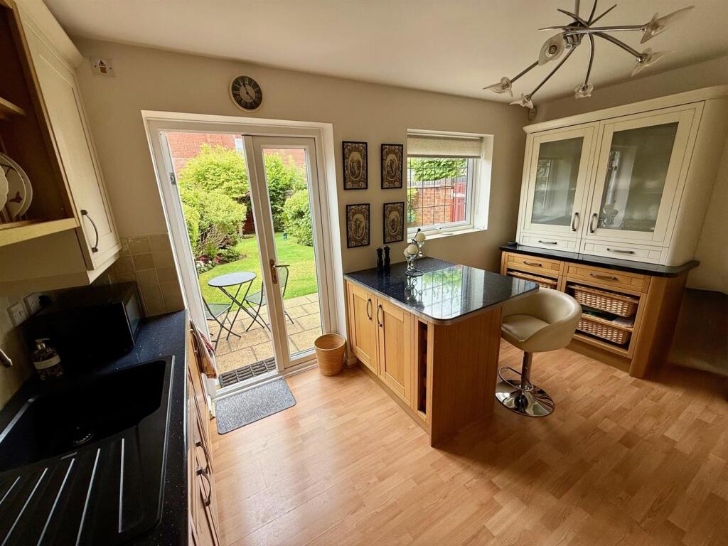 TBL15 Kitchen2.jpg