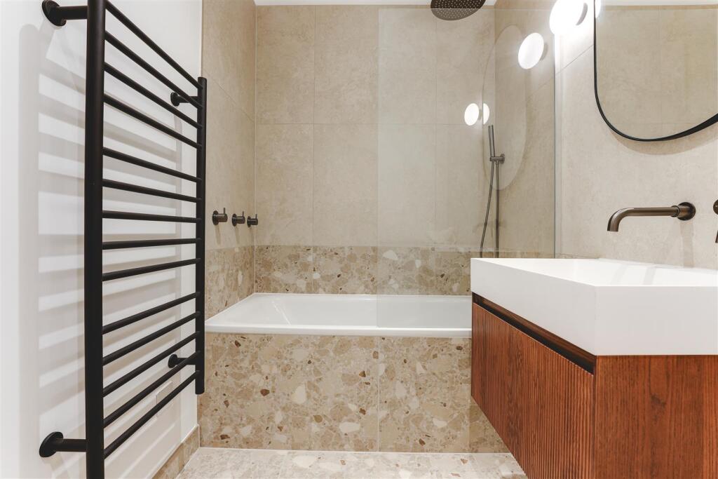 Clissold Close-23.jpg