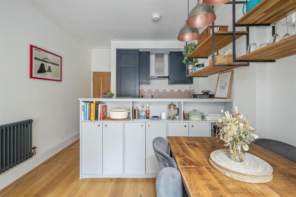 Colchester Road, E10