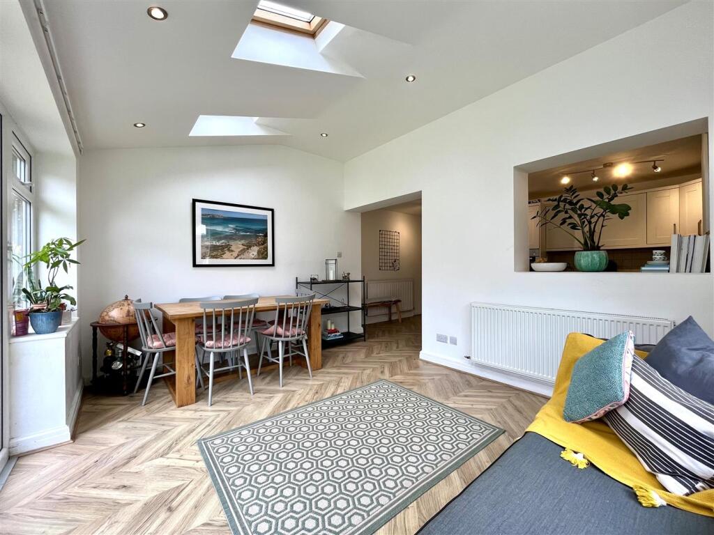 Dining Area Aspect 3