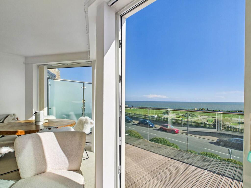 8 studland lounge vi