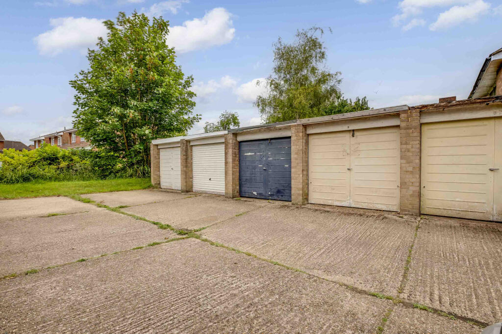 8 Riverside, SL8 5HS (LOW RES)-15