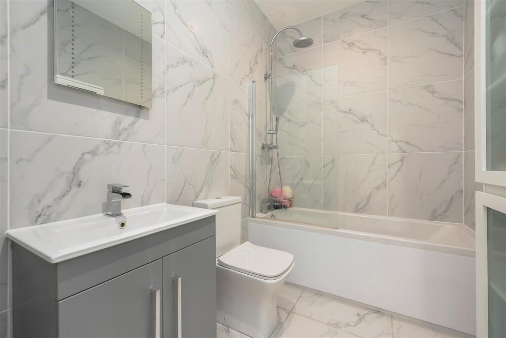 Oystergate Apartments, Wraik Hill