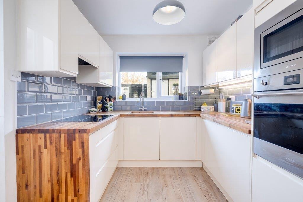 6d3899ff-964f-47c...