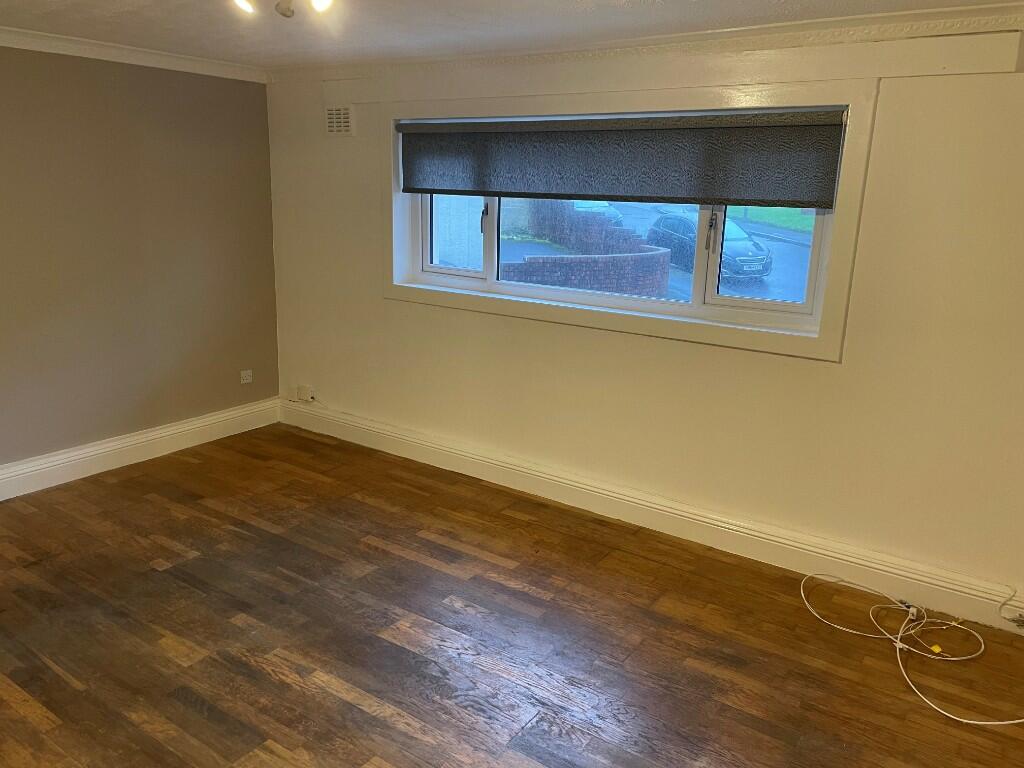 Lounge 4.6m x 3.6m