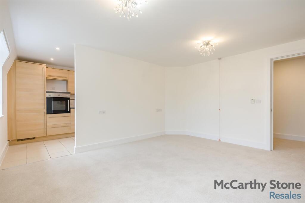 8671546-interior04.jpg