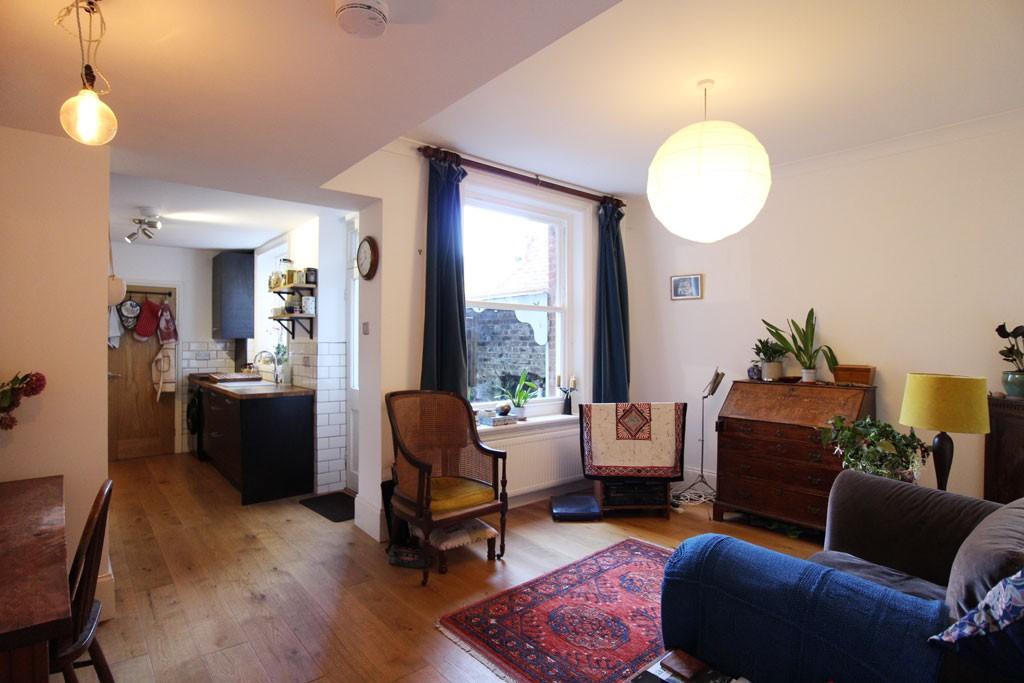Sitting room/kitchen