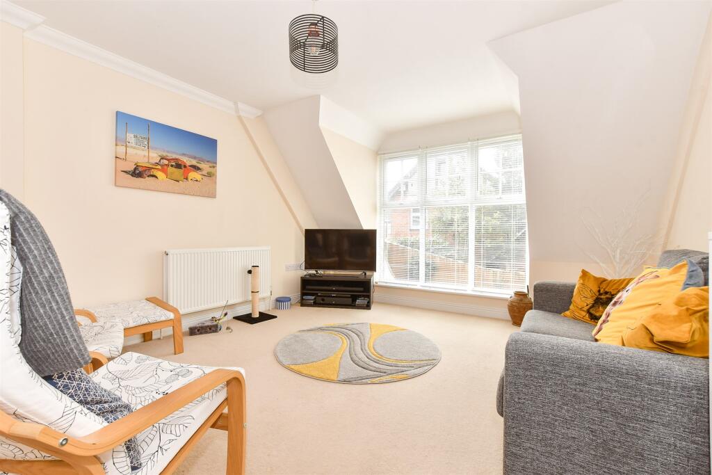 Kitchen/ Living Room