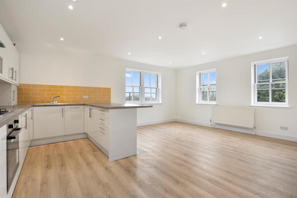 Lounge - Kitchen