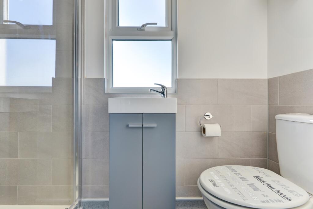 19 Southampton Street Bedroom 6 Ensuite