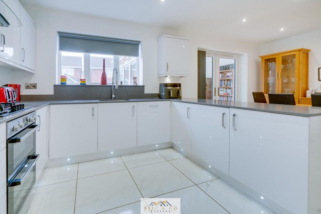 Kitchen Diner  2