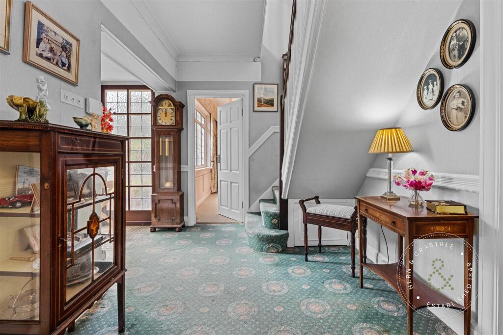 Rhiwbina Hill, Hern Crabtree (19).jpg