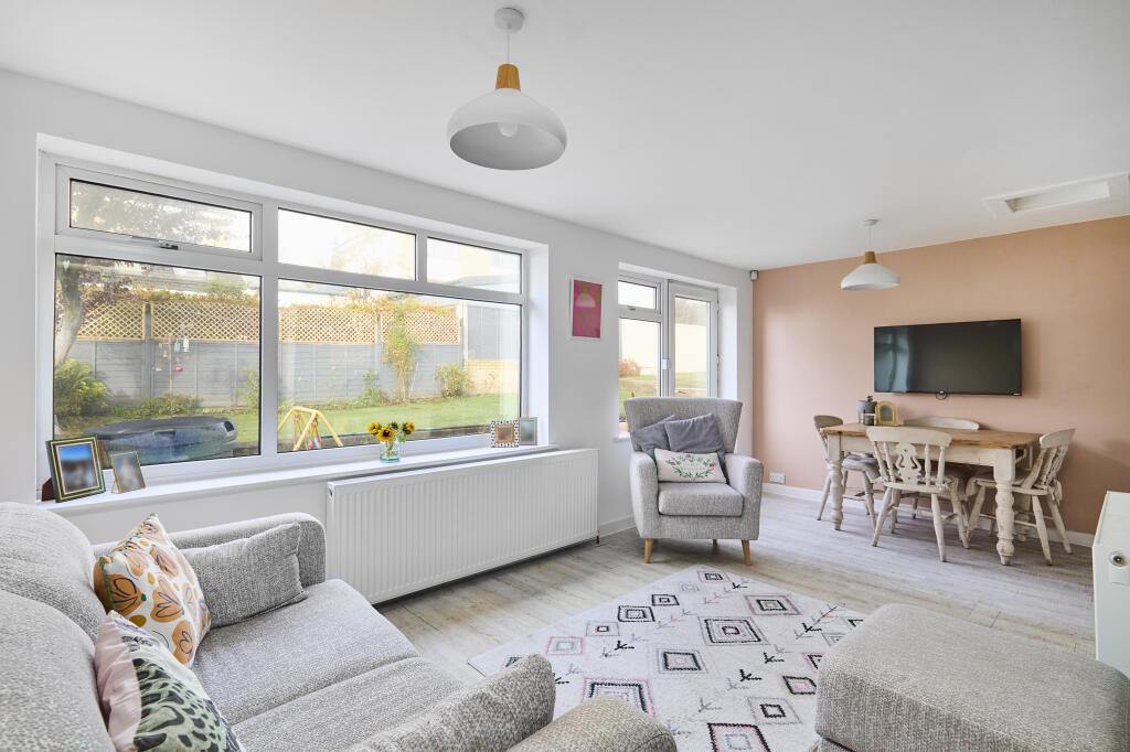Living/Dining Area