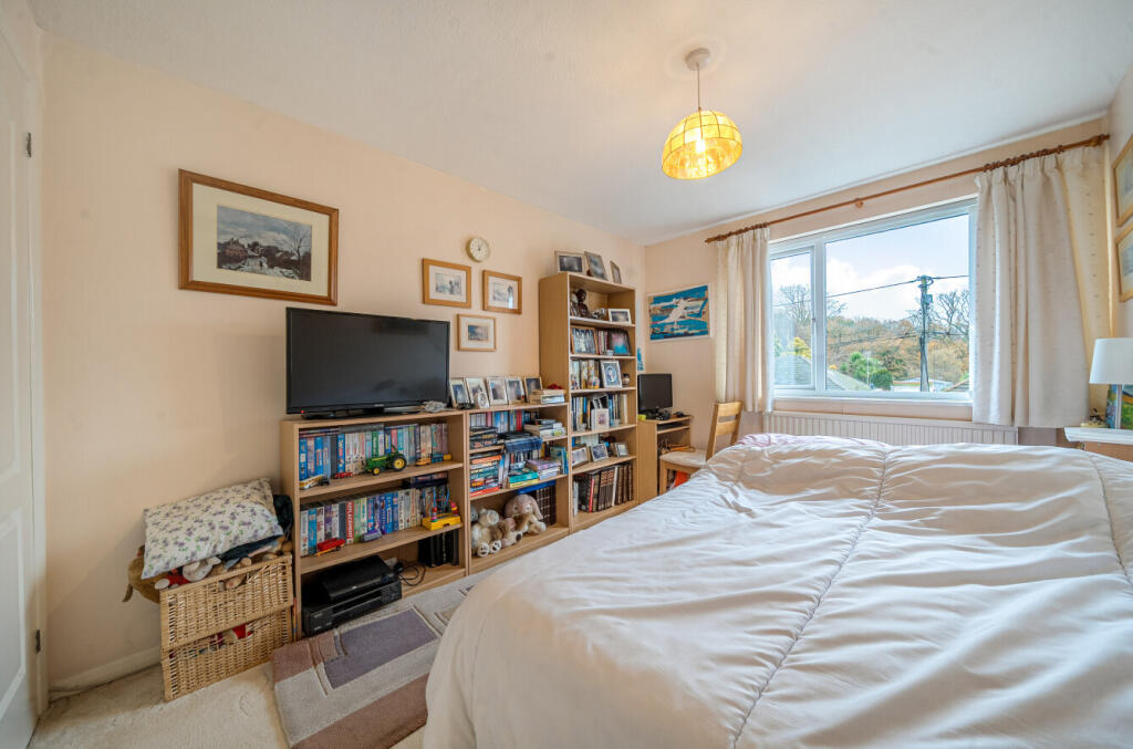 1387572-11-693703...