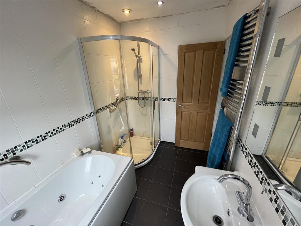 Bathroom Aspect 2.jpg