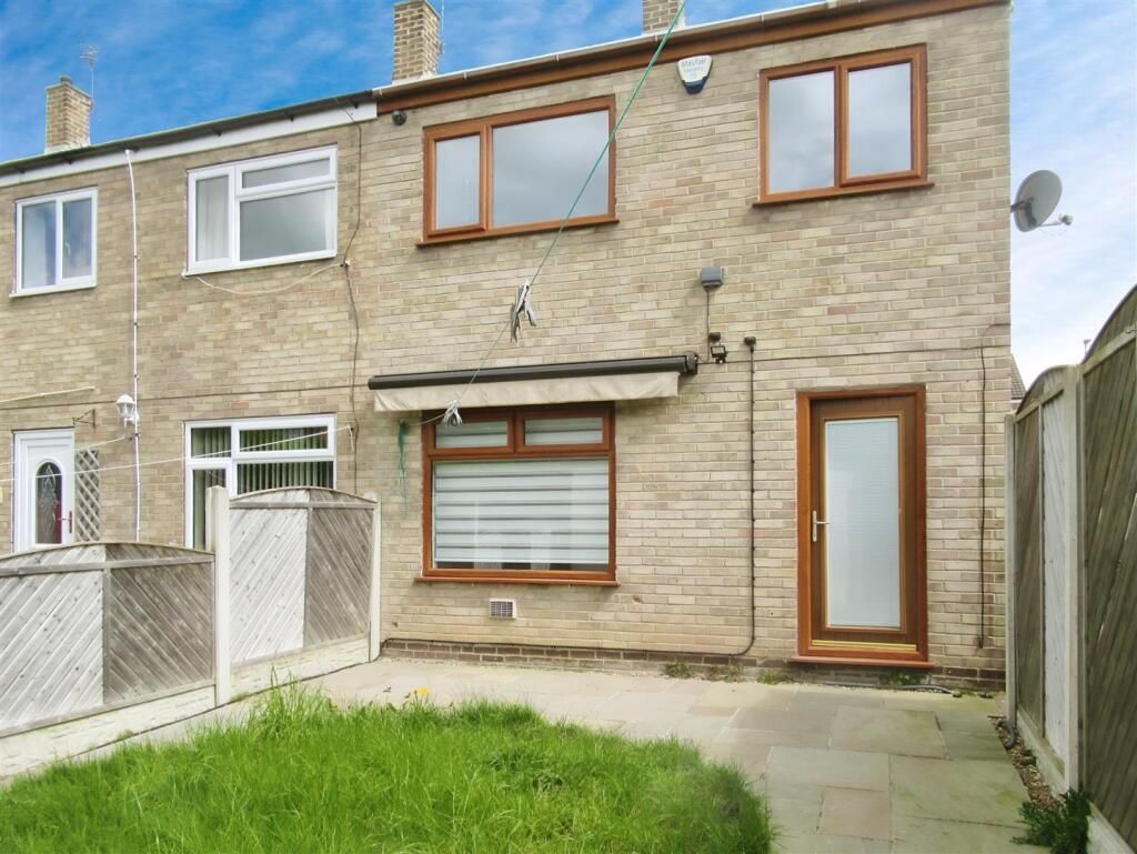 Parking &amp; Gardens